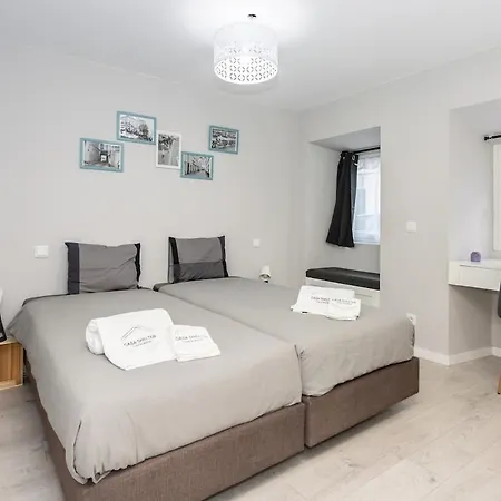 Casa Da Baia Townhouse With Private Patio Seixal (Setubal)