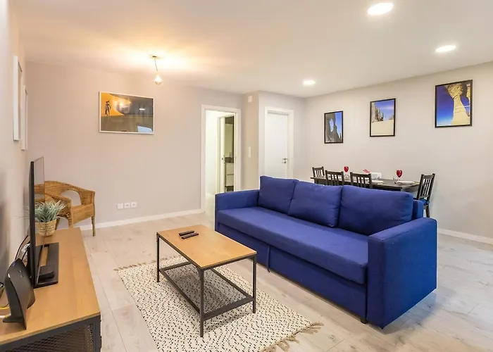 Casa Da Baia Townhouse With Private Patio Seixal (Setubal)