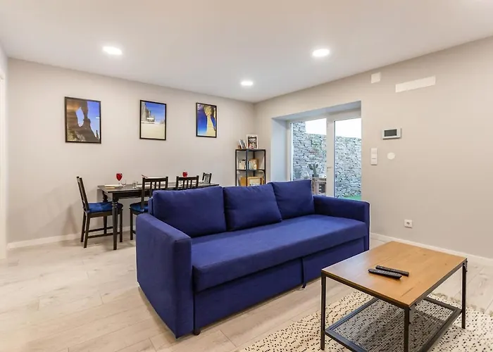 Casa Da Baia Townhouse With Private Patio * Seixal (Setubal)