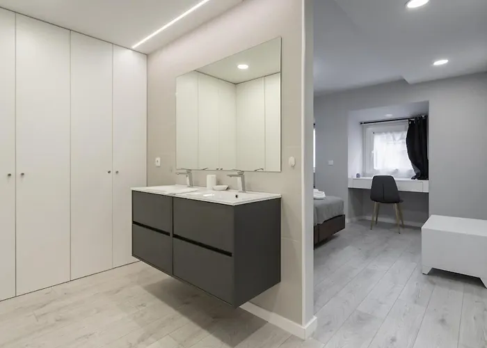 Casa Da Baia Townhouse With Private Patio * Seixal (Setubal)